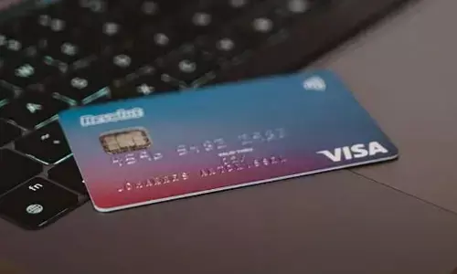 Credit Cards: ఒక్కటి కాదు.. ఇప్పుడు మూడు, నాలుగు క్రెడిట్ కార్డులు