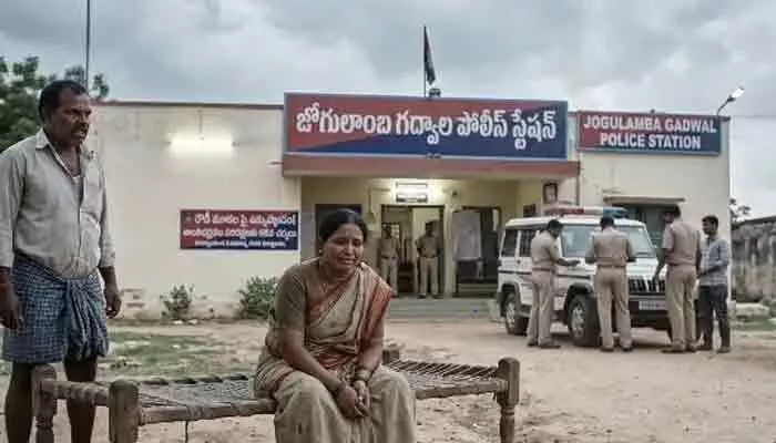 హడలెత్తిస్తున్న హత్యలు..! హడలెత్తిస్తున్న హత్యలు..!