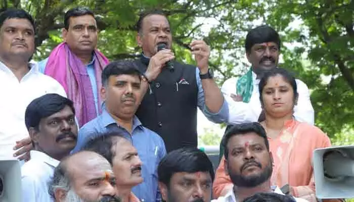 ఈ ప్రాంతం ఇచ్చిన రాజకీయ జన్మను ఎప్పటికీ మరువను: మంత్రి కోమటిరెడ్డి వెంకట్ రెడ్డి ఈ ప్రాంతం ఇచ్చిన రాజకీయ జన్మను ఎప్పటికీ మరువను: మంత్రి కోమటిరెడ్డి వెంకట్ రెడ్డి