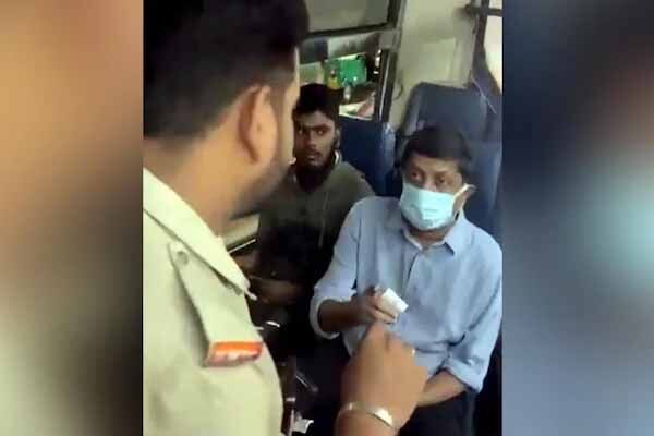 మారువేషంలో బస్సెక్కిన మంత్రి.. డ్రైవర్, కండక్టర్ సస్పెండ్