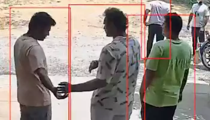 వైసీపీ అధికార ప్రతినిధి నాగార్జున యాదవ్ అరెస్ట్ వైసీపీ అధికార ప్రతినిధి నాగార్జున యాదవ్ అరెస్ట్