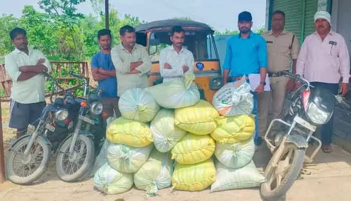 రేషన్ బియ్యం పట్టివేత.. నలుగురిపై కేసు నమోదు రేషన్ బియ్యం పట్టివేత.. నలుగురిపై కేసు నమోదు