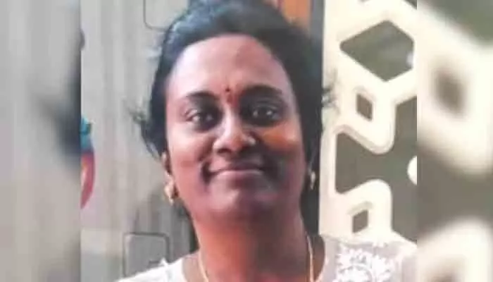 విధి నిర్వహణలో నిర్లక్ష్యం..సదాశివపేట ఎంపీడీవో లక్ష్మి సస్పెన్షన్ విధి నిర్వహణలో నిర్లక్ష్యం..సదాశివపేట ఎంపీడీవో లక్ష్మి సస్పెన్షన్
