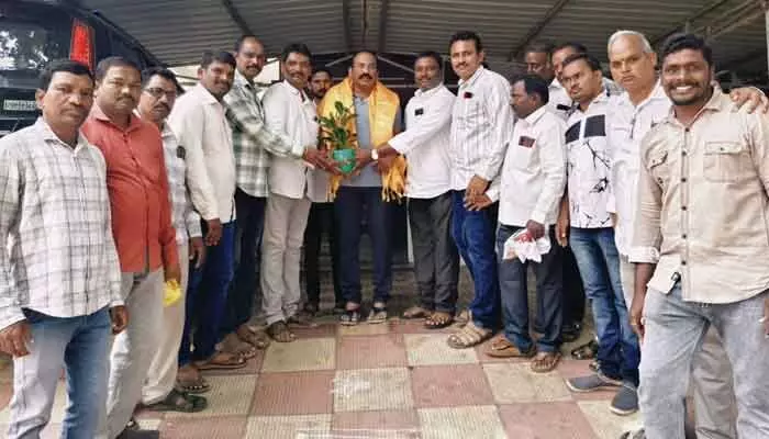 ఔట్సోర్సింగ్ ఉద్యోగుల సమస్యల పరిష్కారానికి ప్రభుత్వంపై ఒత్తిడి తేవాలి.. ఔట్సోర్సింగ్ ఉద్యోగుల సమస్యల పరిష్కారానికి ప్రభుత్వంపై ఒత్తిడి తేవాలి..