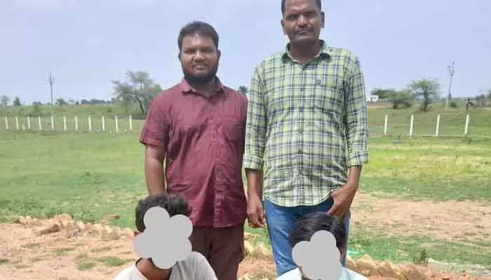నకిలీ పత్తి విత్తనాలు అమ్ముతున్న ముగ్గురిపై కేసు నమోదు నకిలీ పత్తి విత్తనాలు అమ్ముతున్న ముగ్గురిపై కేసు నమోదు