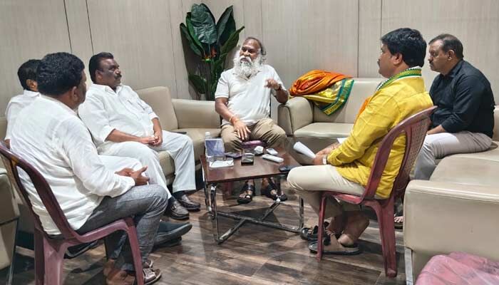 సామేల్-చామల వర్గాల బలప్రదర్శన..! కాంగ్రెస్‌లో తుంగతుర్తి వివాదంపై కీలక సమావేశాలు