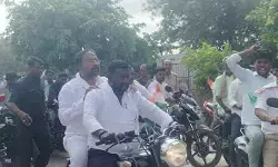మక్తల్లో మంత్రుల పర్యటన.. 22 కి.మీ భారీ బైక్ ర్యాలీ! మక్తల్లో మంత్రుల పర్యటన.. 22 కి.మీ భారీ బైక్ ర్యాలీ!