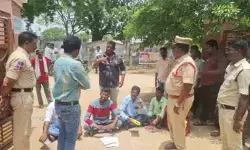 మొన్న కాగితాల్లో కడతేర్చారు మొన్న కాగితాల్లో కడతేర్చారు