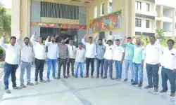 జర్నలిస్టులకు ఇండ్ల స్థలాలు ఇవ్వాలి.. తెలంగాణ వర్కింగ్ జర్నలిస్టు ఫెడరేషన్ నాయకులు జర్నలిస్టులకు ఇండ్ల స్థలాలు ఇవ్వాలి.. తెలంగాణ వర్కింగ్ జర్నలిస్టు ఫెడరేషన్ నాయకులు