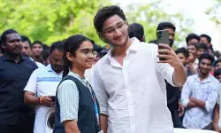విజ్ఞాన్స్‌లో ‘శ్రీనివాస మంగాపురం’ సినిమా యూనిట్‌ సందడి