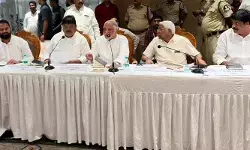 ఉద్యమకారుల డిమాండ్లు సీఎం దృష్టికి.. వేగంగా జీవో కోసం కమిటీ బాధ్యత ఉద్యమకారుల డిమాండ్లు సీఎం దృష్టికి.. వేగంగా జీవో కోసం కమిటీ బాధ్యత