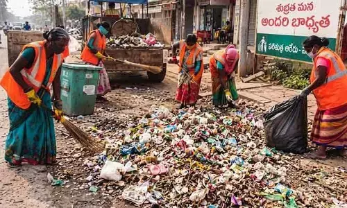 ఆలేరు మున్సిపాలిటీలో కార్మికుల విలవిల