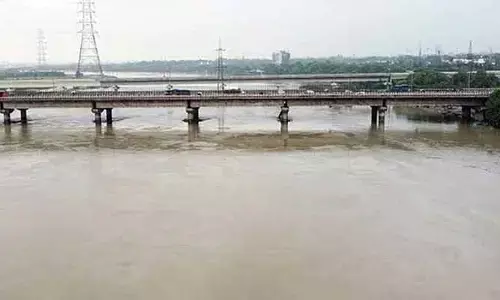 యమునా నదిలో కొట్టుకుపోయిన నలుగురు మైనర్లు.. రెండు మృతదేహాలు లభ్యం