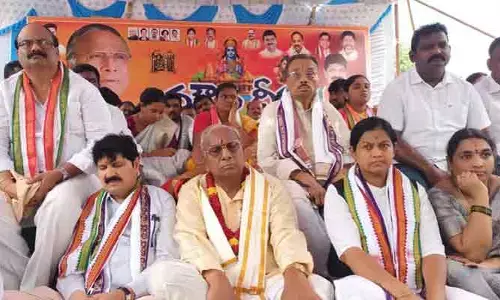 అయోధ్య నిధుల గోల్‌మాల్‌పై సీబీఐ విచారణ జరపాలి:వి.హనుమంతరావు