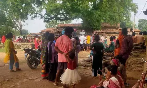 మూడేళ్ల బాలికపై అత్యాచారం.. సెటిల్మెంట్ డబ్బుతో పంచాయతీ పెద్దల జల్సా!