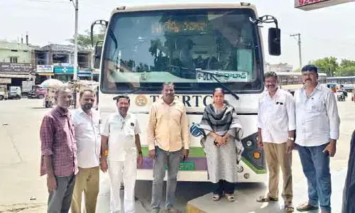 దేవరకొండ నుంచి హైదరాబాద్‌కు ఈ-డీలక్స్ సర్వీసులు