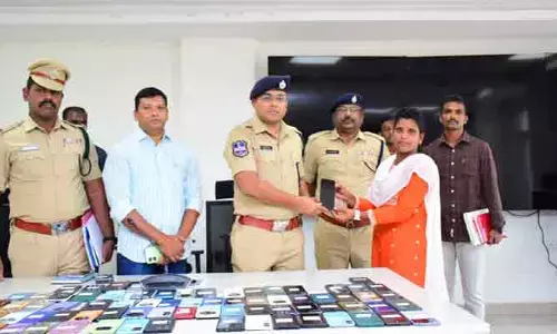 సిరిసిల్ల పోలీసుల సరికొత్త రికార్డ్.. మొబైల్ రికవరీలో రాష్ట్రంలోనే నంబర్ వన్!