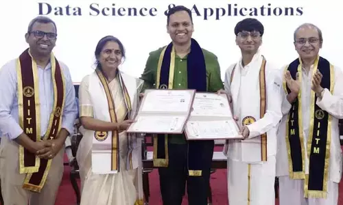 ఐఐటీ మద్రాస్ స్నాతకోత్సవంలో అరుదైన ఘట్టం: ఒకే వేదికపై పట్టా అందుకున్న తల్లీకుమారులు