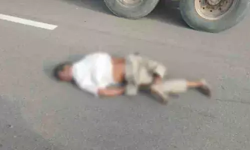 కారు ఢీకొని వ్యక్తి మృతి
