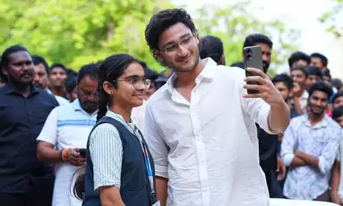 విజ్ఞాన్స్‌లో ‘శ్రీనివాస మంగాపురం’ సినిమా యూనిట్‌ సందడి