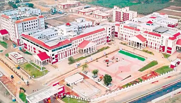 పిడుగురాళ్ల మెడికల్ కాలేజీకి భారీగా సీట్లు మంజూరు పిడుగురాళ్ల మెడికల్ కాలేజీకి భారీగా సీట్లు మంజూరు