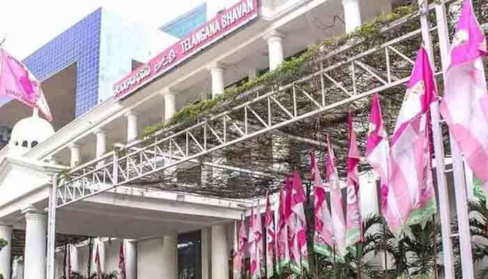 ‘రేవంత్‌ రెడ్డికి రక్తదానం’.. తెలంగాణ భవన్‌ వద్ద ఉద్రిక్తత
