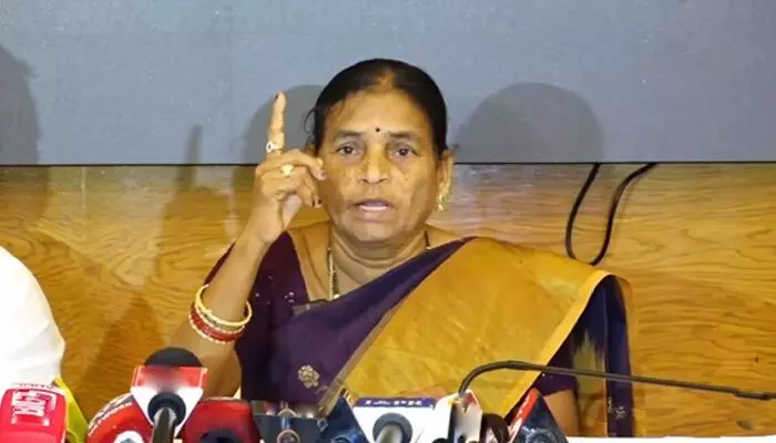 కొత్తపేట టిమ్స్కు శ్రీకాంతాచారి పేరు పెట్టాలి : తల్లి శంకరమ్మ కొత్తపేట టిమ్స్కు శ్రీకాంతాచారి పేరు పెట్టాలి : తల్లి శంకరమ్మ