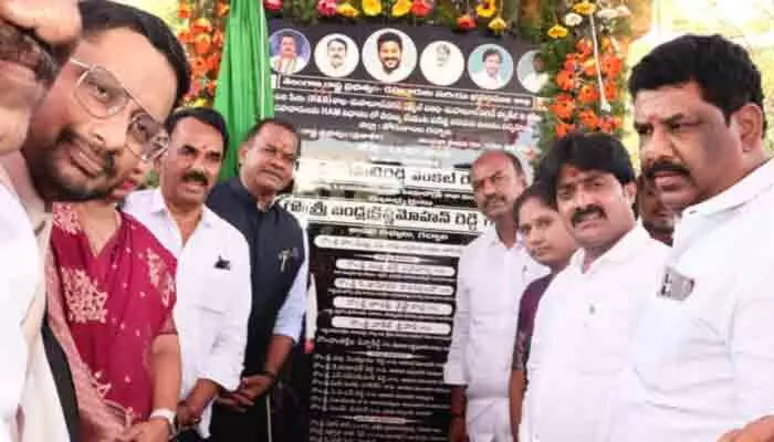 గద్వాల కాంగ్రెస్లో మరోసారి వర్గపోరు గద్వాల కాంగ్రెస్లో మరోసారి వర్గపోరు