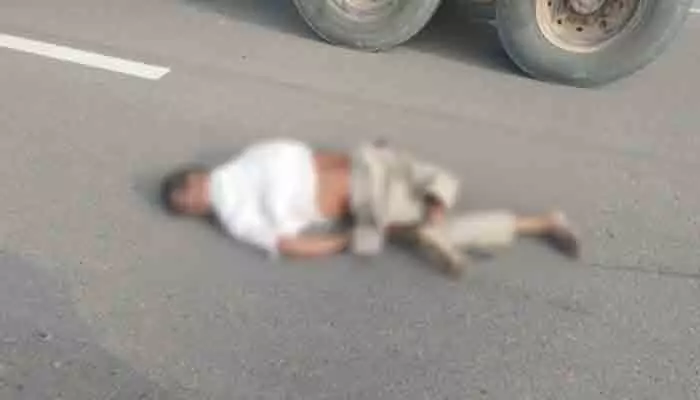 కారు ఢీకొని వ్యక్తి మృతి కారు ఢీకొని వ్యక్తి మృతి