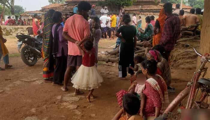 మూడేళ్ల చిన్నారిపై అత్యాచారం.. రూ.లక్ష జరిమానాతో సరిపెట్టిన పెద్దమనుషులు