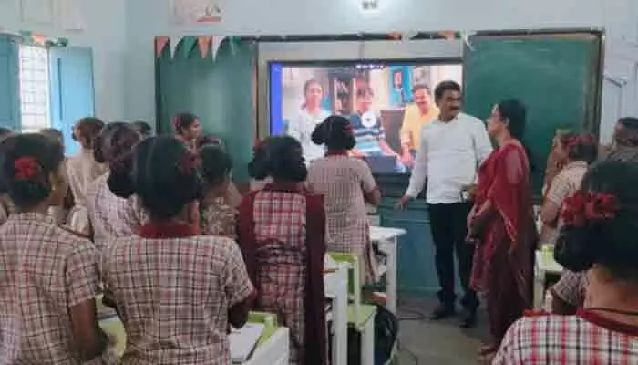 కేజీబీవీ పాఠశాలను సందర్శించిన బీజేపీ రాష్ట్ర కార్యవర్గ సభ్యుడు డా. బంగ్లా లక్ష్మీకాంత్ రెడ్డి కేజీబీవీ పాఠశాలను సందర్శించిన బీజేపీ రాష్ట్ర కార్యవర్గ సభ్యుడు డా. బంగ్లా లక్ష్మీకాంత్ రెడ్డి