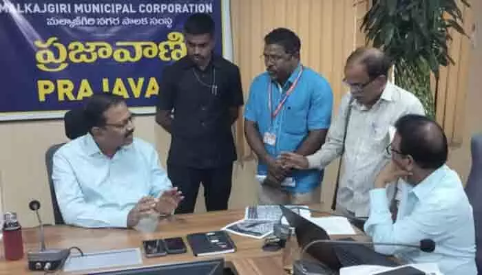 బడా నిర్మాణ సంస్థల అక్రమాలపై చర్యలు తీసుకోరా..? బడా నిర్మాణ సంస్థల అక్రమాలపై చర్యలు తీసుకోరా..?