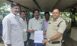 ఎల్లమ్మ తల్లి ఆలయ హుండీకి గుర్తు తెలియని వ్యక్తుల తాళం ఎల్లమ్మ తల్లి ఆలయ హుండీకి గుర్తు తెలియని వ్యక్తుల తాళం