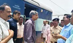 కారేపల్లి రైల్వే స్టేషన్లో డీఆర్ఎం ఆకస్మిక తనిఖీ.. ప్రయాణికుల సమస్యలపై ఆరా కారేపల్లి రైల్వే స్టేషన్లో డీఆర్ఎం ఆకస్మిక తనిఖీ.. ప్రయాణికుల సమస్యలపై ఆరా