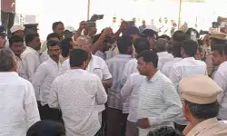 ఉప ముఖ్యమంత్రి పర్యటనలో ఫ్లెక్సీల వివాదం ఉప ముఖ్యమంత్రి పర్యటనలో ఫ్లెక్సీల వివాదం