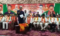 ప్రచారయాత్రనా.. దండయాత్రనా...