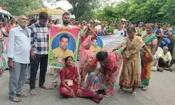 కుటుంబ సభ్యులకు సమాచారం లేకుండానే పోస్టుమార్టం..! కుటుంబ సభ్యులకు సమాచారం లేకుండానే పోస్టుమార్టం..!