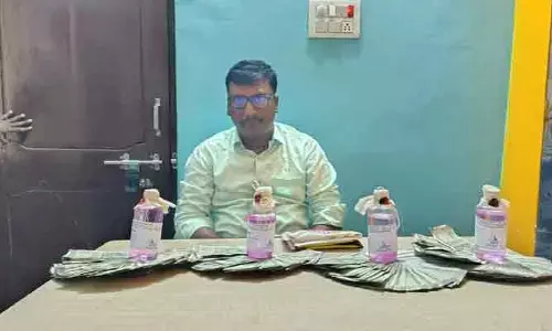 పెద్దపల్లిలో ఏసీబీ దాడులు.. లంచం తీసుకుంటూ దొరికిన మున్సిపల్ ఏఈ!