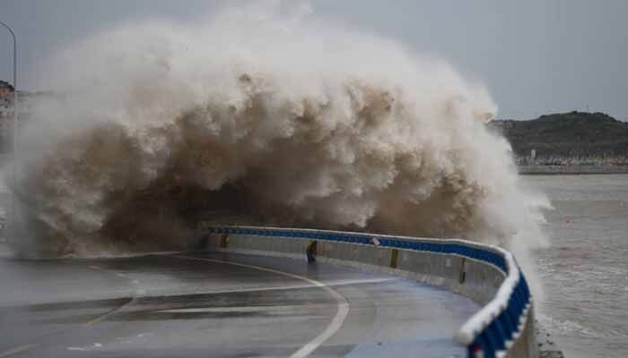 బావి బీభత్సం.. కొట్టుకొచ్చిన లైట్ హౌస్ : నిరాశ్రయులుగా రెండున్నర లక్షమంది