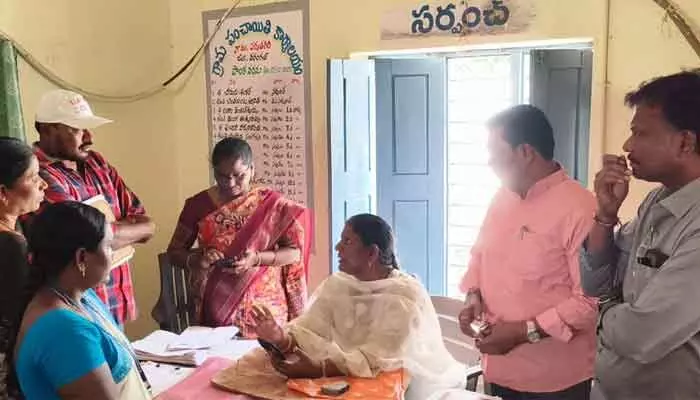 అలసత్వం ప్రదర్శిస్తే చర్యలు తప్పవు.. ‘సర్’ ప్రక్రియపై ఆర్డీవో సుమ హెచ్చరిక అలసత్వం ప్రదర్శిస్తే చర్యలు తప్పవు.. ‘సర్’ ప్రక్రియపై ఆర్డీవో సుమ హెచ్చరిక