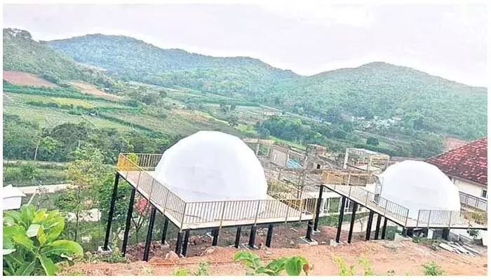 ‘ఆంధ్రా కశ్మీర్’ లంబసింగిలో కేరళ తరహా గ్లాంపింగ్ డోమ్ టెంట్లు.. త్వరలో అందుబాటులోకి ‘ఆంధ్రా కశ్మీర్’ లంబసింగిలో కేరళ తరహా గ్లాంపింగ్ డోమ్ టెంట్లు.. త్వరలో అందుబాటులోకి