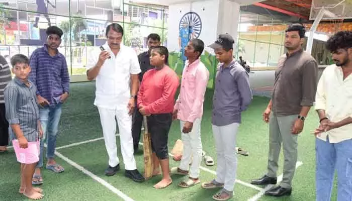 బైరామల్గూడ ఫ్లైఓవర్ కింద ఆట స్థలాన్ని పరిశీలించిన ఎల్బీనగర్ నియోజకవర్గ ఎమ్మెల్యే బైరామల్గూడ ఫ్లైఓవర్ కింద ఆట స్థలాన్ని పరిశీలించిన ఎల్బీనగర్ నియోజకవర్గ ఎమ్మెల్యే