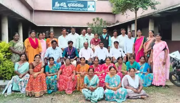 మానవ అక్రమ రవాణా అనేది ప్రపంచంలోనే మూడవ అతిపెద్ద నేరంగా భావించాలి మానవ అక్రమ రవాణా అనేది ప్రపంచంలోనే మూడవ అతిపెద్ద నేరంగా భావించాలి
