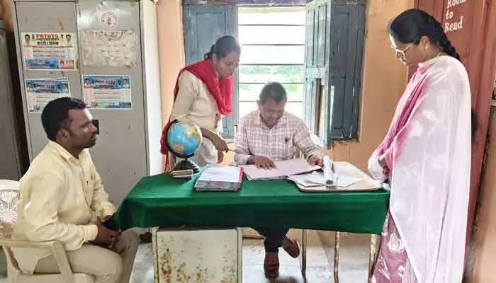 అర్హులందరికీ పారదర్శకంగా ఇందిరమ్మ ఇళ్ల మంజూరు అర్హులందరికీ పారదర్శకంగా ఇందిరమ్మ ఇళ్ల మంజూరు