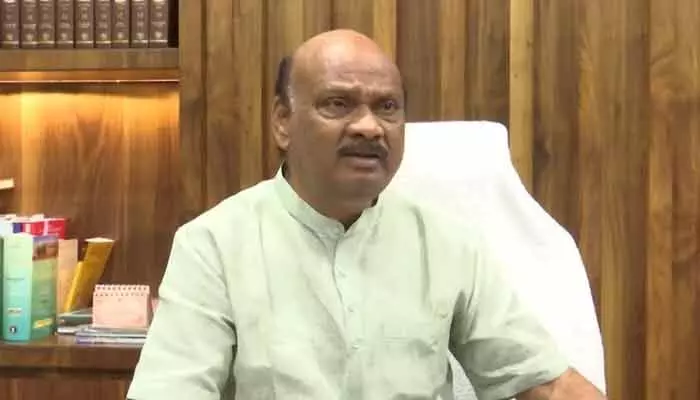 విశాఖ జూలో డాక్టర్లు, నిధుల కొరతపై స్పీకర్ అయ్యన్నపాత్రుడు ఆందోళన విశాఖ జూలో డాక్టర్లు, నిధుల కొరతపై స్పీకర్ అయ్యన్నపాత్రుడు ఆందోళన