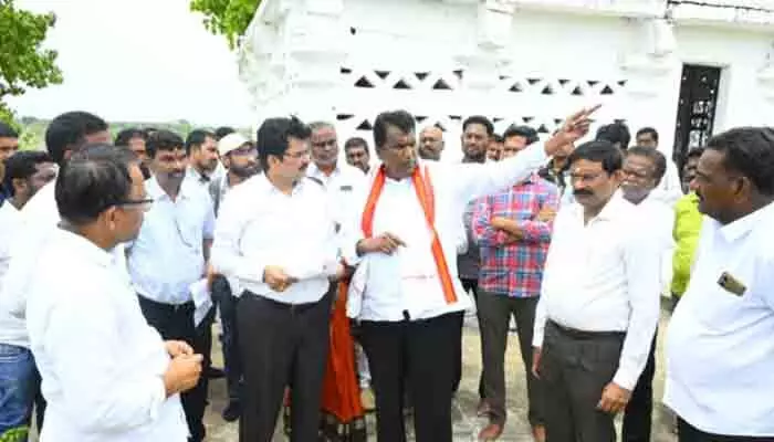 పుష్కరాలతో ధర్మపురి ఆలయాల వైభవాన్ని ప్రపంచానికి చాటుతాం పుష్కరాలతో ధర్మపురి ఆలయాల వైభవాన్ని ప్రపంచానికి చాటుతాం