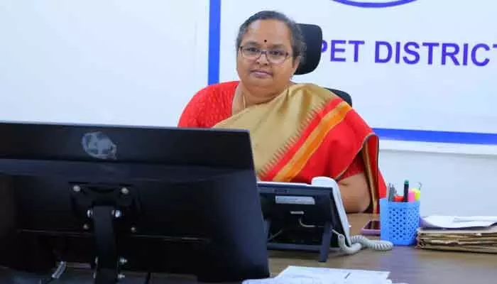 ఎస్ఐఆర్ ఫారాలను డిజిటలైజేషన్ చేయాలి : జిల్లా కలెక్టర్ ఎస్ఐఆర్ ఫారాలను డిజిటలైజేషన్ చేయాలి : జిల్లా కలెక్టర్