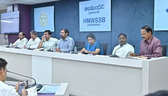 హైదరాబాద్కు వాటర్ అలర్ట్.. జలమండలి ఎమర్జెన్సీ ప్లాన్ రెడీ! హైదరాబాద్కు వాటర్ అలర్ట్.. జలమండలి ఎమర్జెన్సీ ప్లాన్ రెడీ!