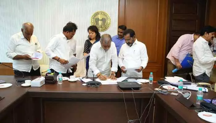 ఇల్లందు ఆరోగ్య రంగానికి ఎమ్మెల్యే కోరం కనకయ్య వినతి ఇల్లందు ఆరోగ్య రంగానికి ఎమ్మెల్యే కోరం కనకయ్య వినతి