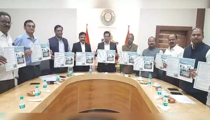 సుస్థిర అభివృద్ధి-కాలుష్య నియంత్రణపై జాతీయ సదస్సు.. బ్రోచర్ ఆవిష్కరణ సుస్థిర అభివృద్ధి-కాలుష్య నియంత్రణపై జాతీయ సదస్సు.. బ్రోచర్ ఆవిష్కరణ
